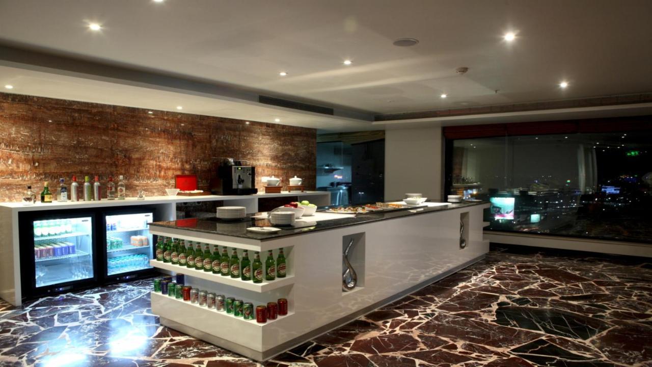 Crowne Plaza Pune City Centre By Ihg Экстерьер фото